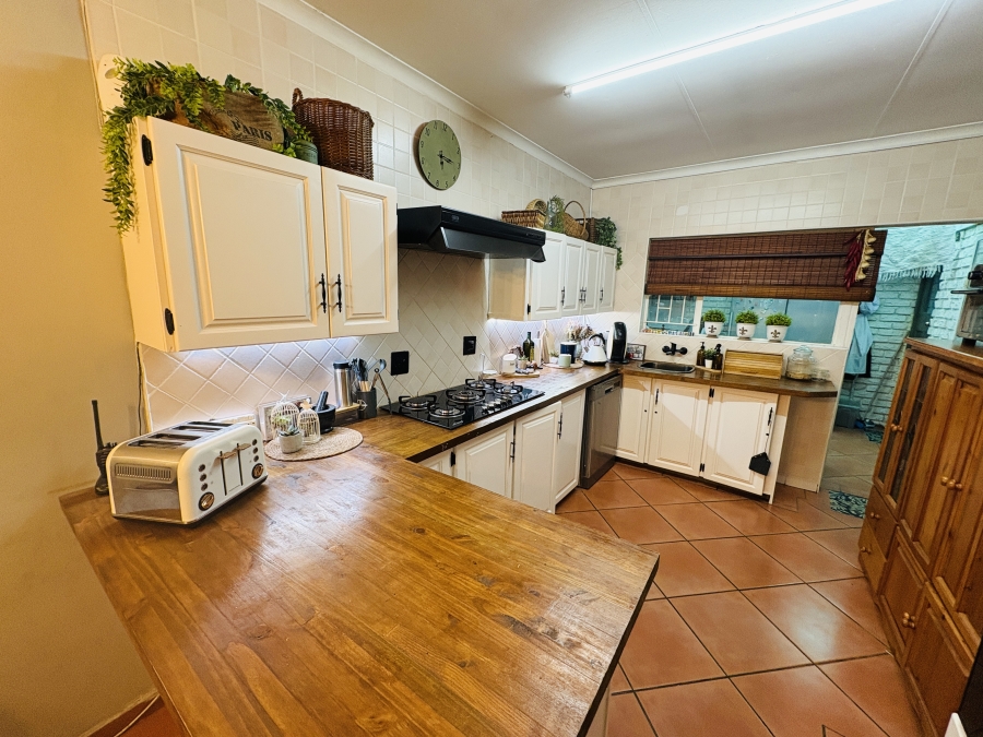 3 Bedroom Property for Sale in Ifafi North West